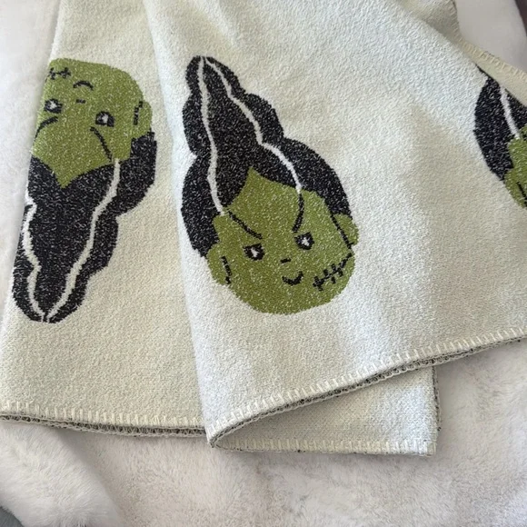 2025 Noir Night BRIDE of FRANKENSTEIN Halloween Decorative Throw Blanket NEW!